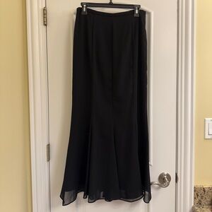 Scarlett Black Maxi Trumpet Skirt